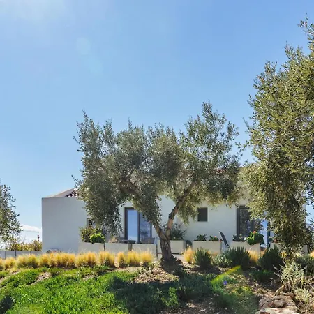 Cape Blue Aparthotel 3*