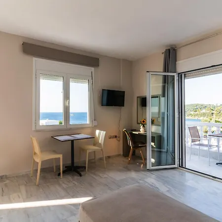 Cape Blue Ξενοδοχείο με διαμερίσματα 4*