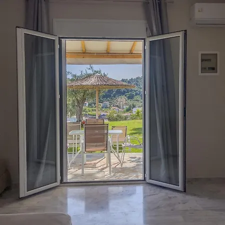 Ξενοδοχείο με διαμερίσματα Cape Blue Αχλαδιές