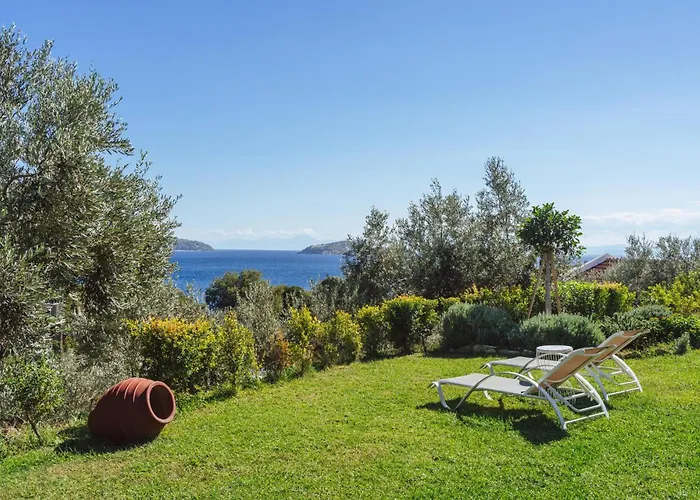 Cape Blue 3* Achladies (Skiathos)